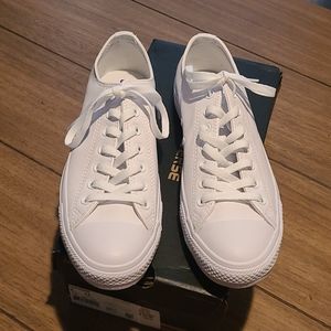 Converse All Stars white men's 9 women's 11